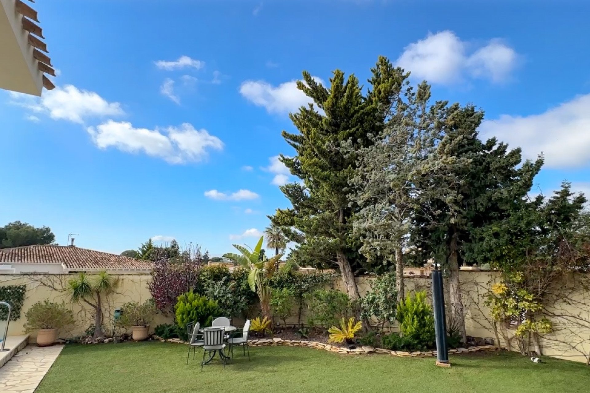 Herverkoop - Villa -
Campoamor - Costa Blanca
