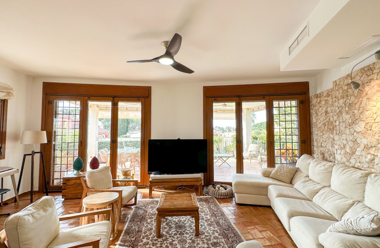 Herverkoop - Villa -
Campoamor - Costa Blanca