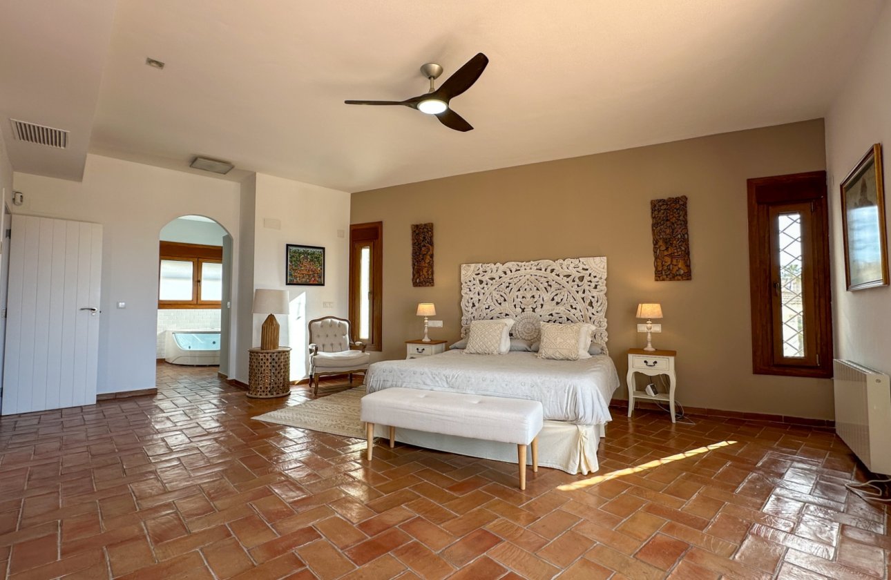 Herverkoop - Villa -
Campoamor - Costa Blanca