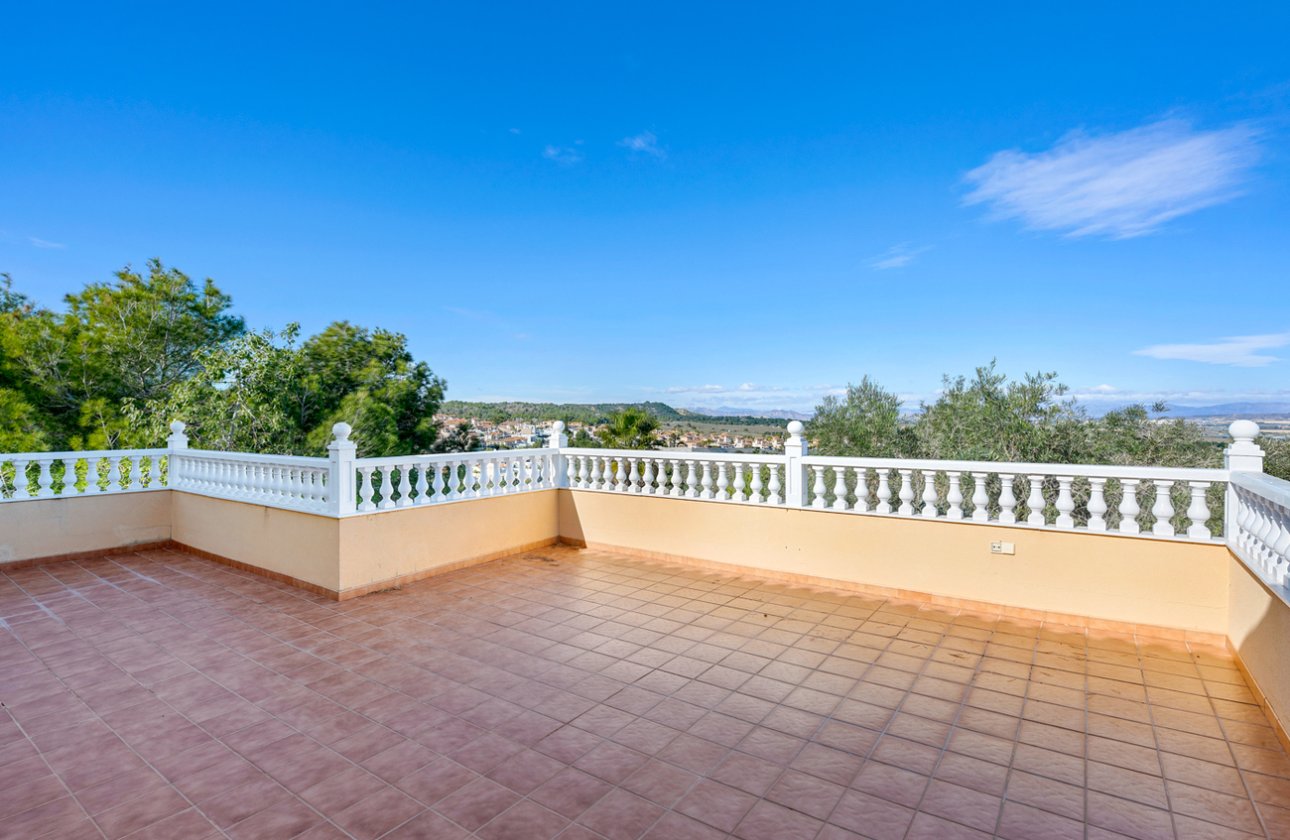 Herverkoop - Villa -
Ciudad De Las Comunicaciones - Costa Blanca