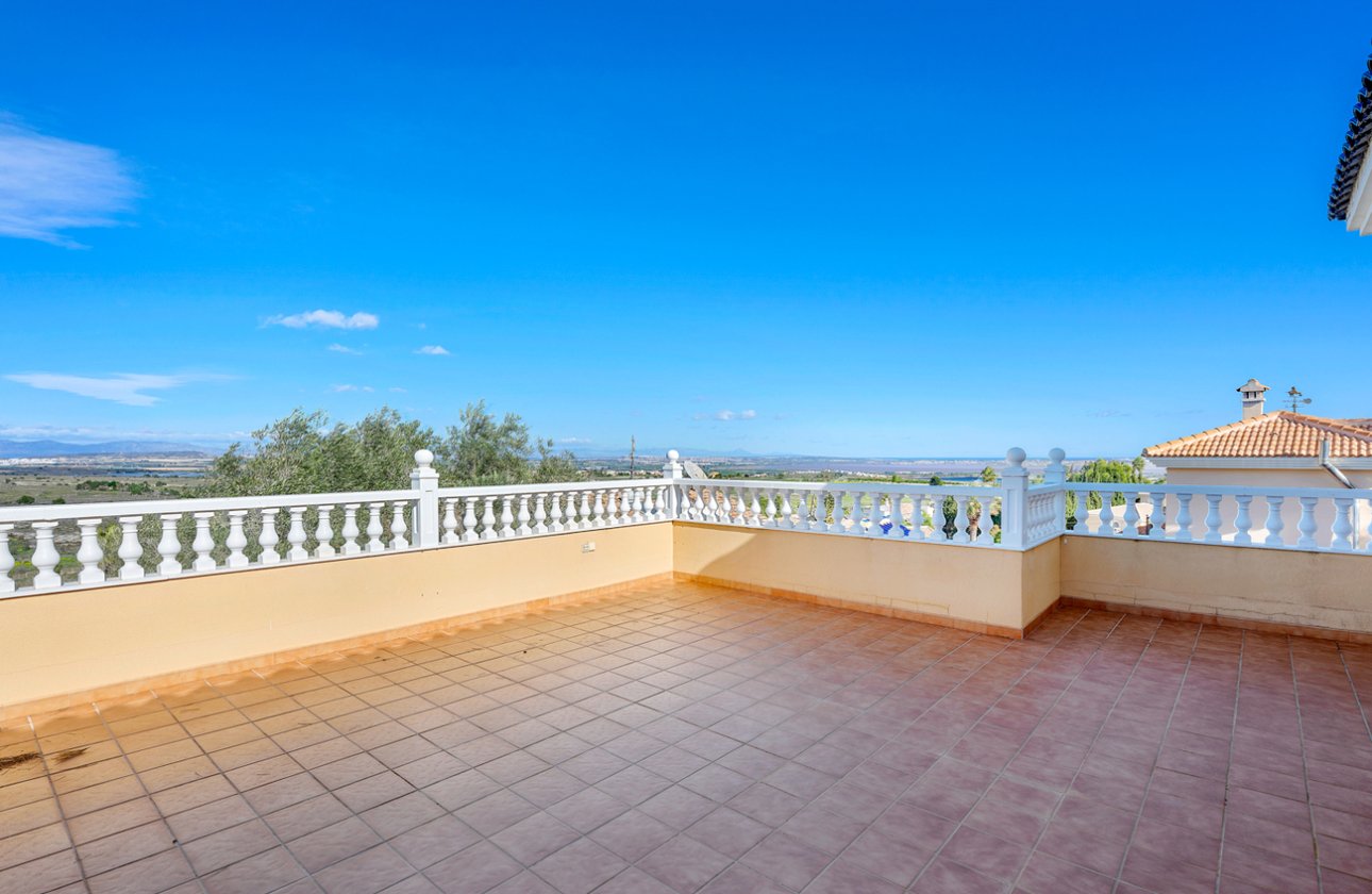 Herverkoop - Villa -
Ciudad De Las Comunicaciones - Costa Blanca