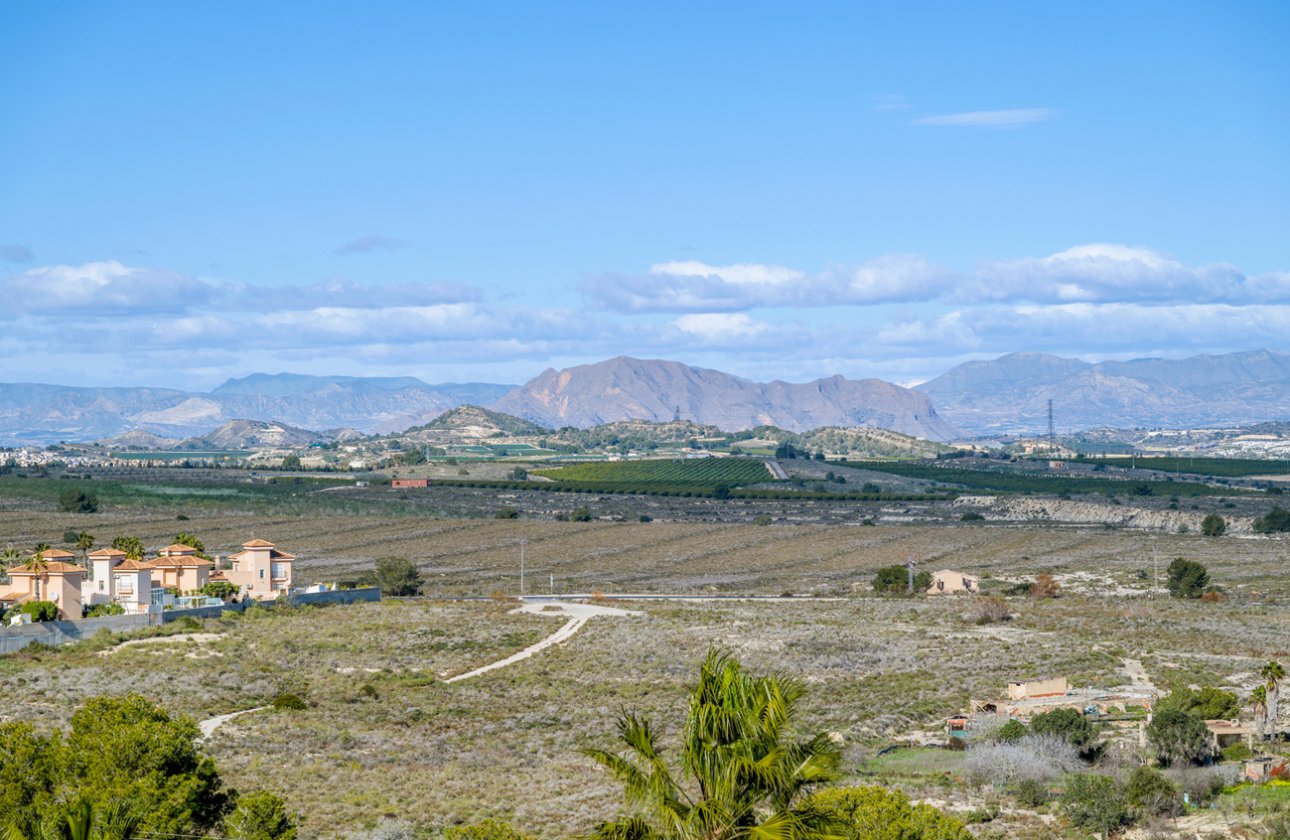 Herverkoop - Villa -
Ciudad De Las Comunicaciones - Costa Blanca