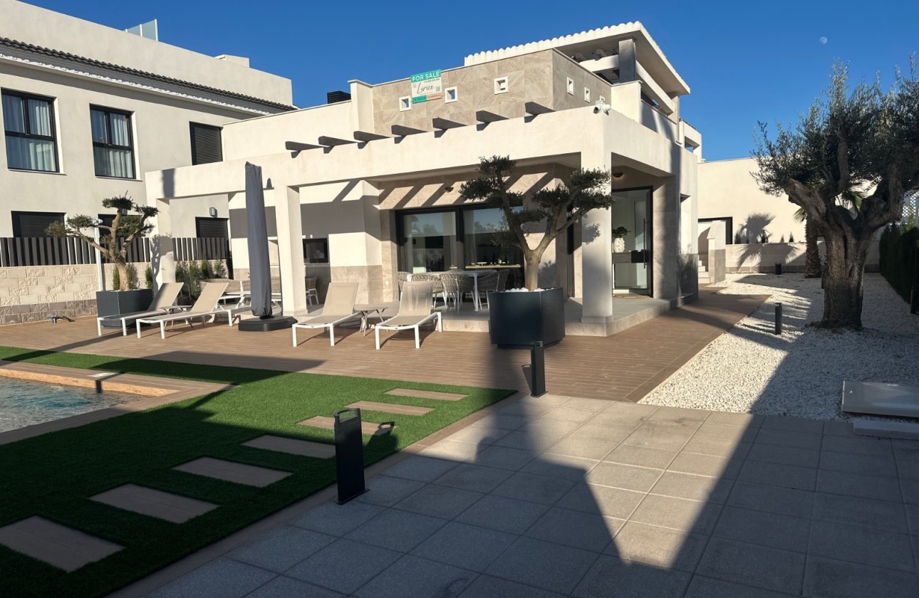 Herverkoop - Villa -
Ciudad Quesada - Costa Blanca