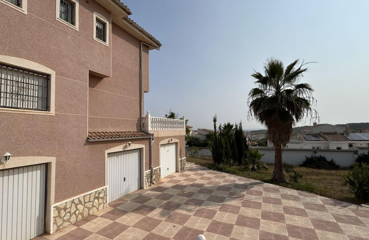 Herverkoop - Villa -
Ciudad Quesada - Costa Blanca