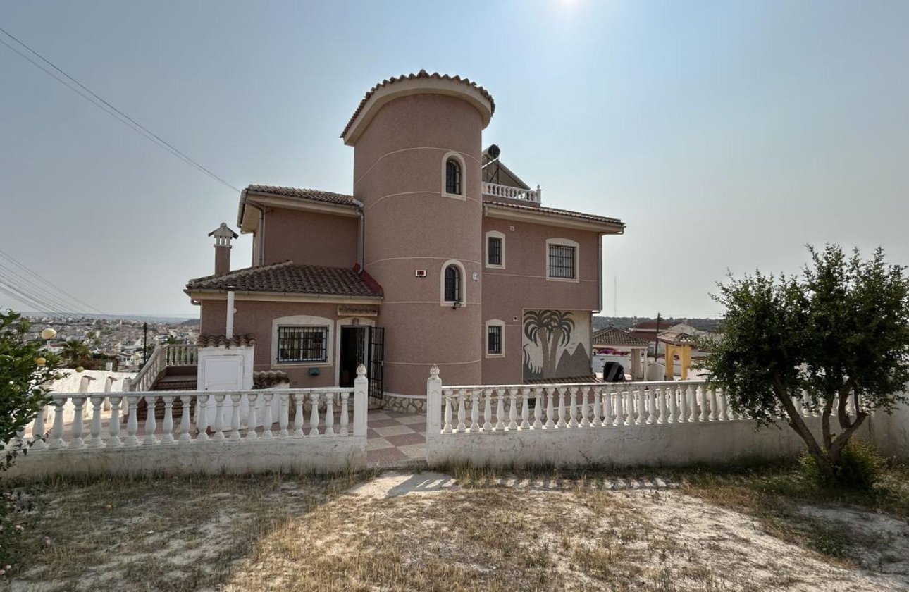 Herverkoop - Villa -
Ciudad Quesada - Costa Blanca