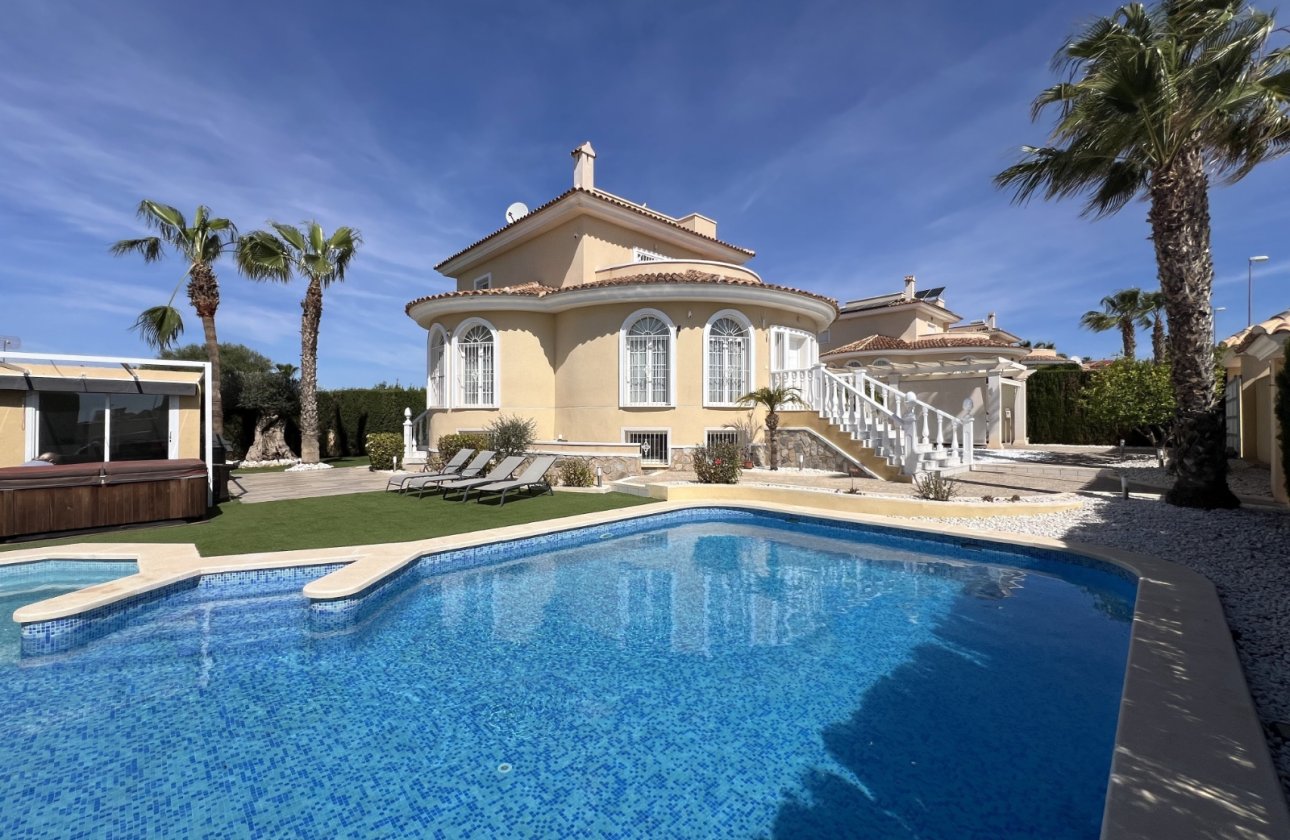 Herverkoop - Villa -
Ciudad Quesada - Costa Blanca