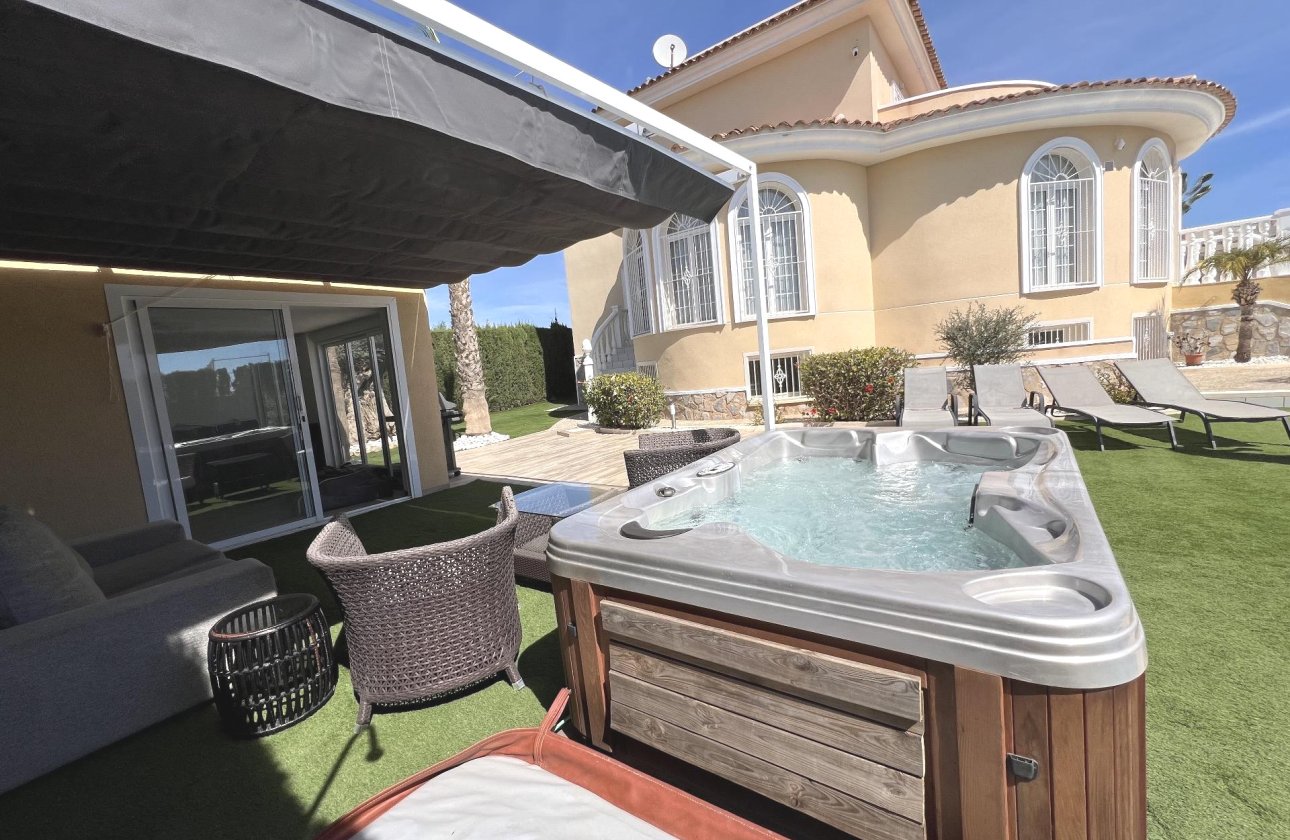 Herverkoop - Villa -
Ciudad Quesada - Costa Blanca