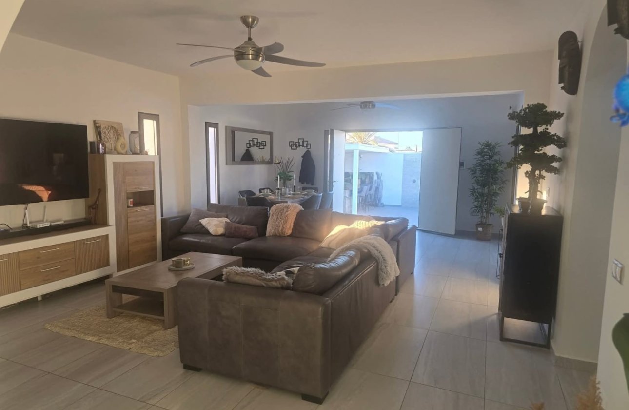 Herverkoop - Villa -
Ciudad Quesada - Costa Blanca