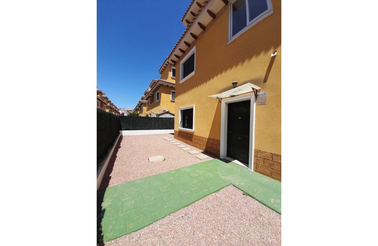 Herverkoop - Villa -
Ciudad Quesada - Costa Blanca