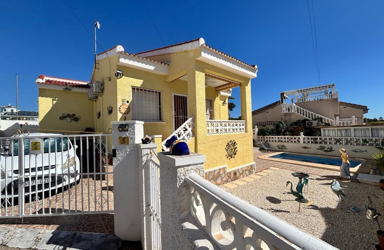 Herverkoop - Villa -
Ciudad Quesada - Costa Blanca