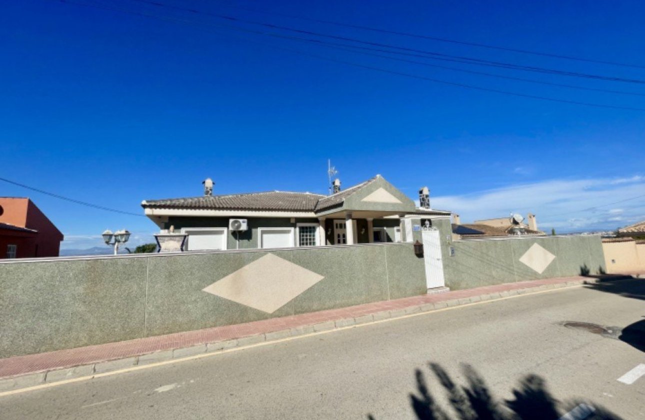 Herverkoop - Villa -
Ciudad Quesada - Costa Blanca