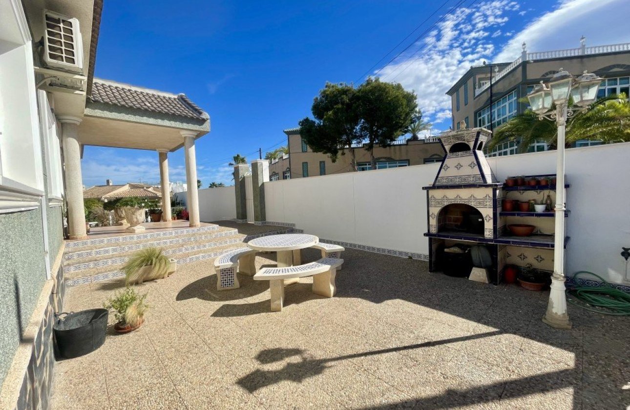 Herverkoop - Villa -
Ciudad Quesada - Costa Blanca