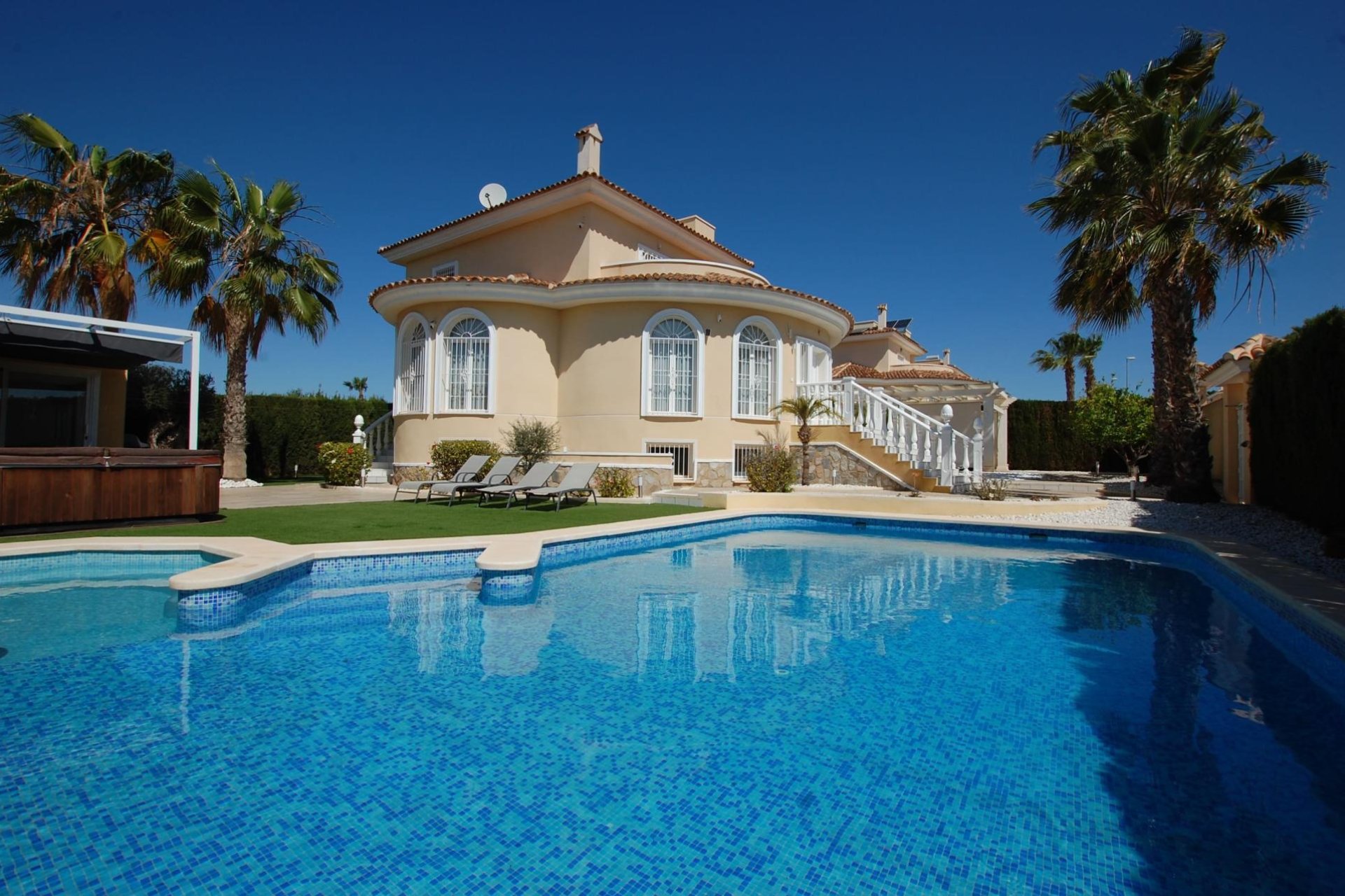 Herverkoop - Villa -
Ciudad Quesada - Costa Blanca
