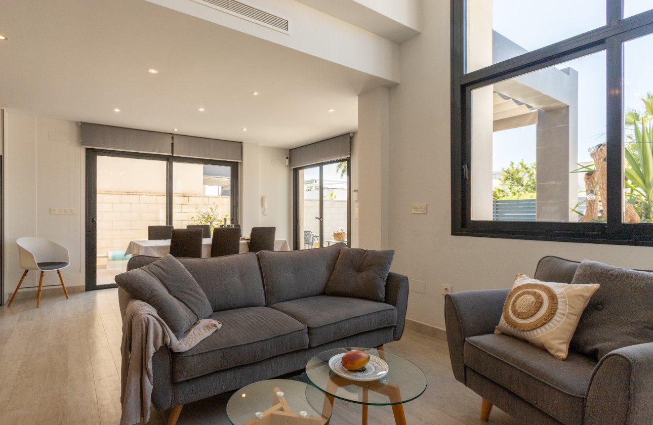 Herverkoop - Villa -
Ciudad Quesada - Costa Blanca