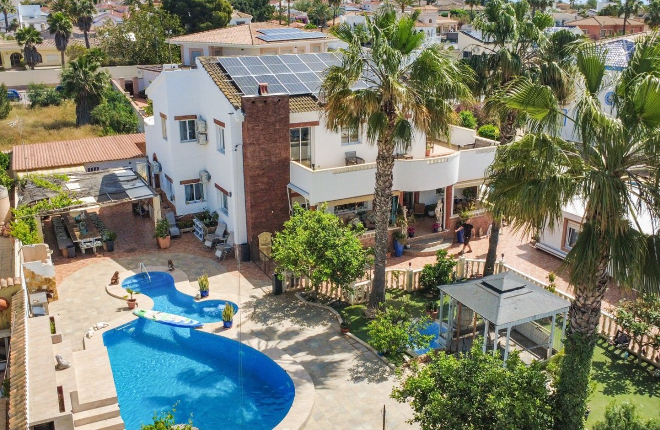 Herverkoop - Villa -
Ciudad Quesada - Costa Blanca