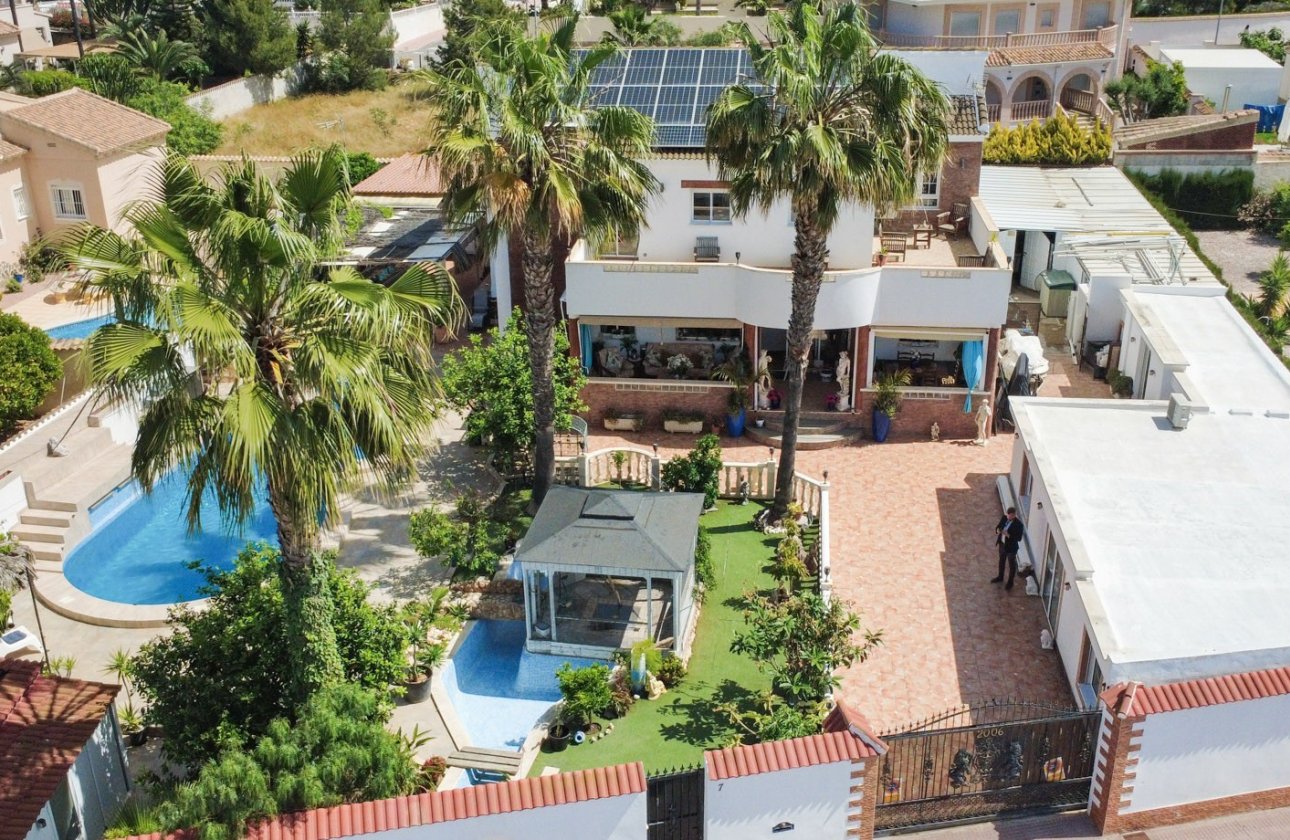 Herverkoop - Villa -
Ciudad Quesada - Costa Blanca