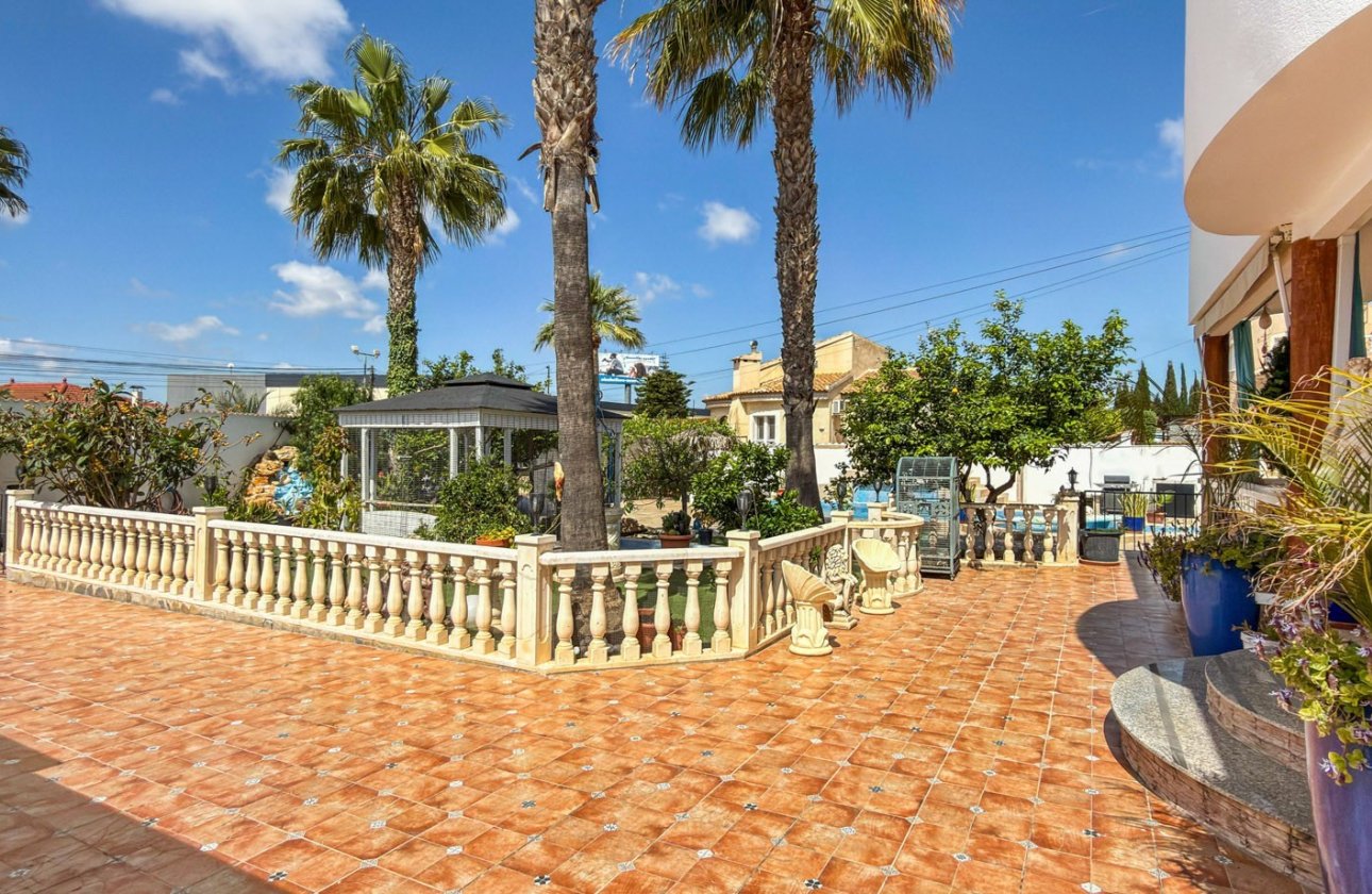 Herverkoop - Villa -
Ciudad Quesada - Costa Blanca