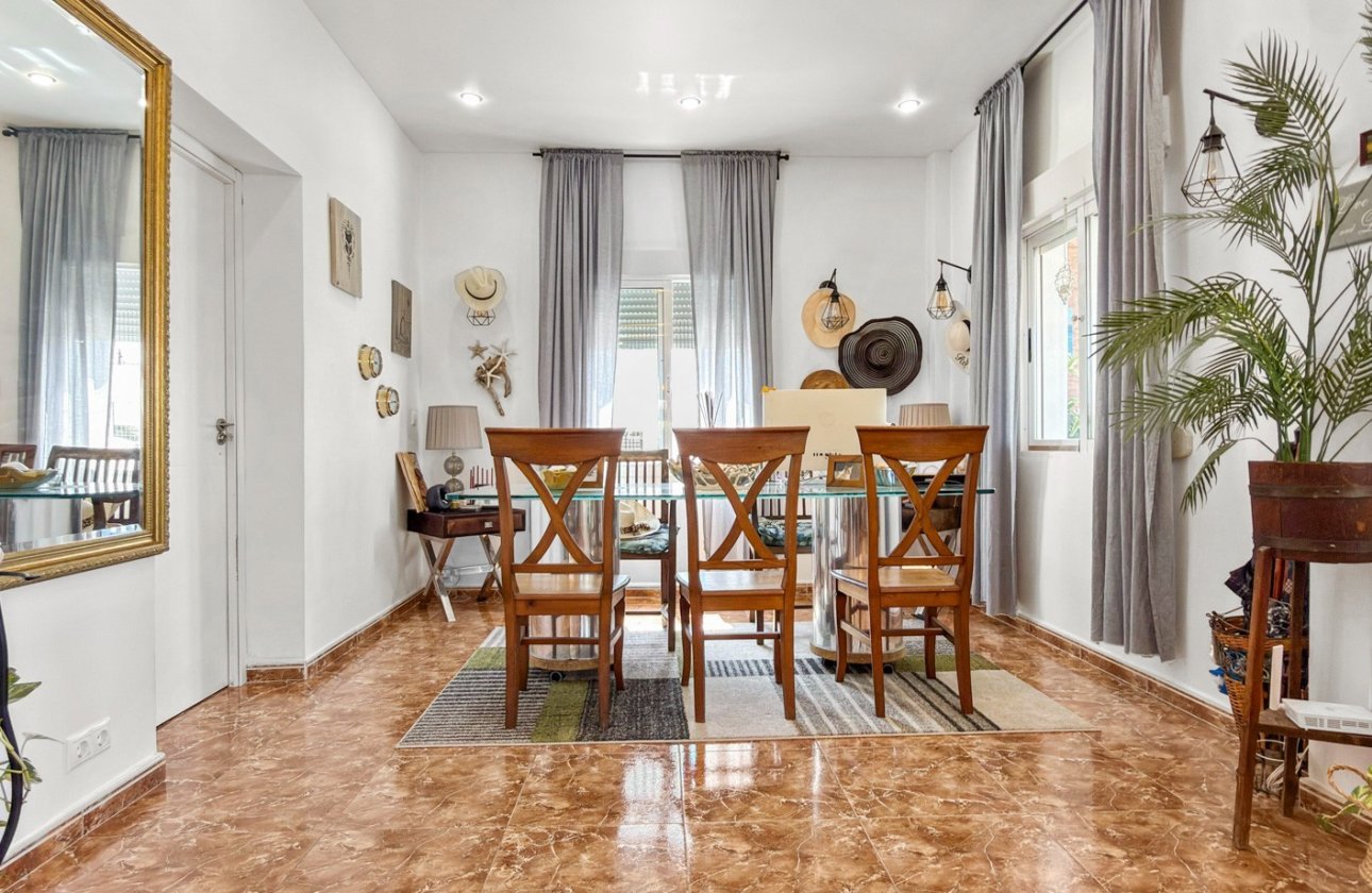 Herverkoop - Villa -
Ciudad Quesada - Costa Blanca