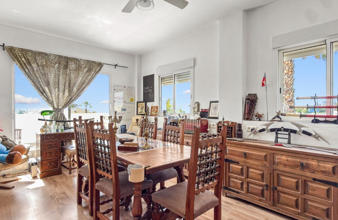 Herverkoop - Villa -
Ciudad Quesada - Costa Blanca