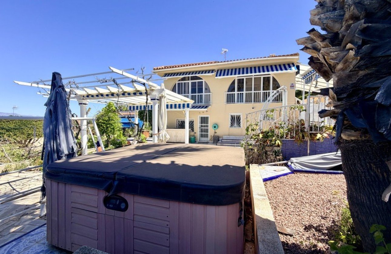 Herverkoop - Villa -
Ciudad Quesada - Costa Blanca