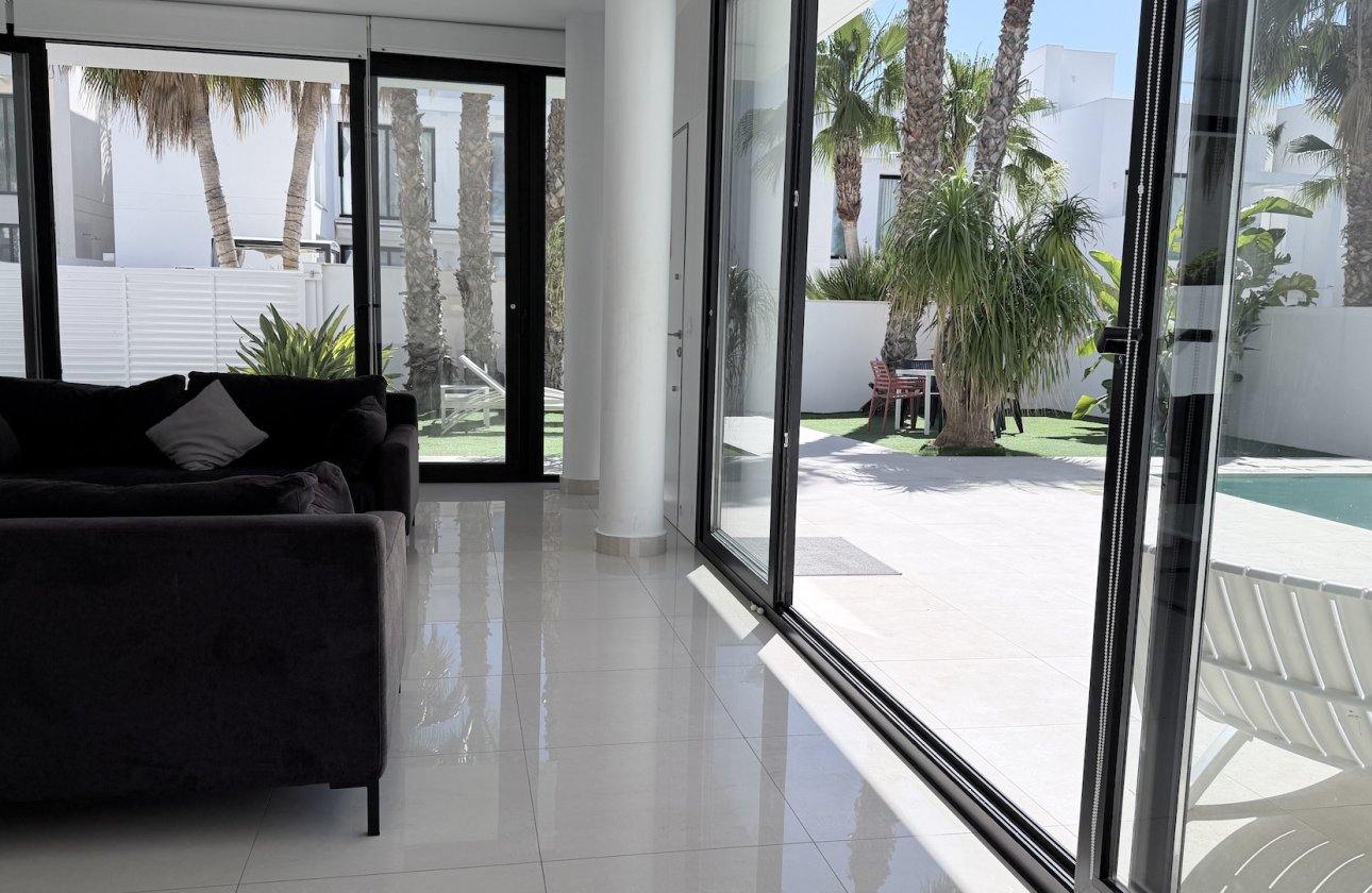 Herverkoop - Villa -
Ciudad Quesada - Costa Blanca