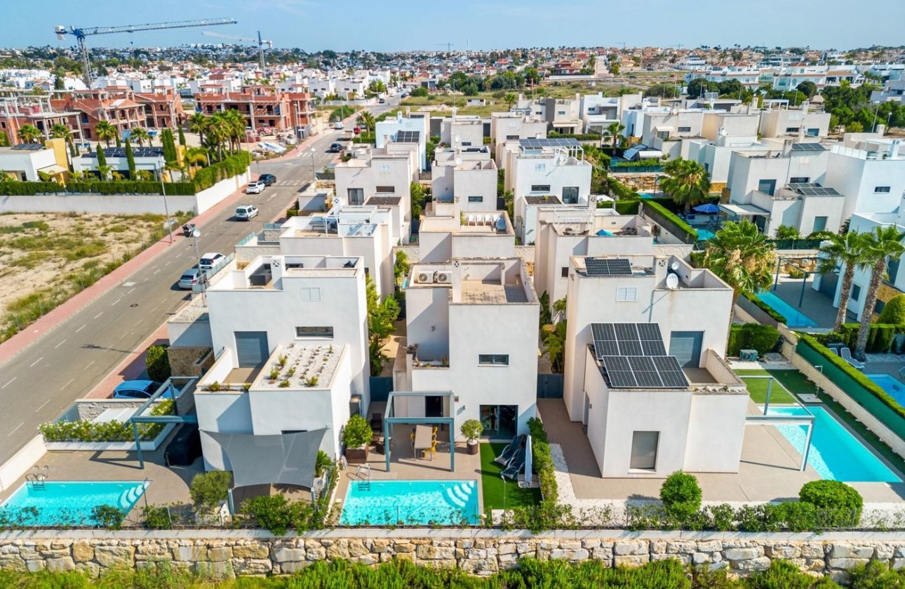 Herverkoop - Villa -
Ciudad Quesada - Costa Blanca