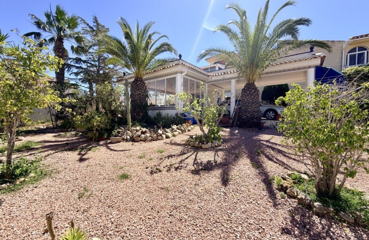 Herverkoop - Villa -
Ciudad Quesada - Costa Blanca