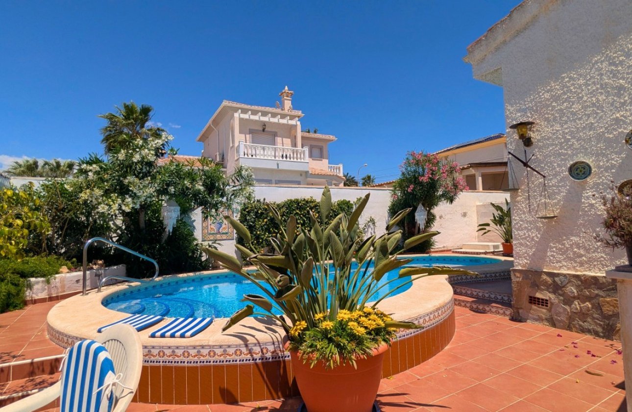 Herverkoop - Villa -
Ciudad Quesada - Costa Blanca