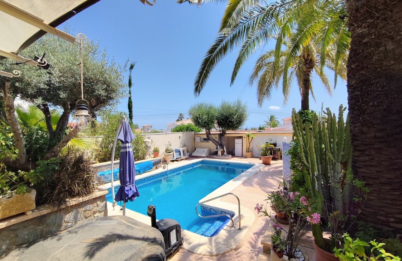 Herverkoop - Villa -
Ciudad Quesada - Costa Blanca