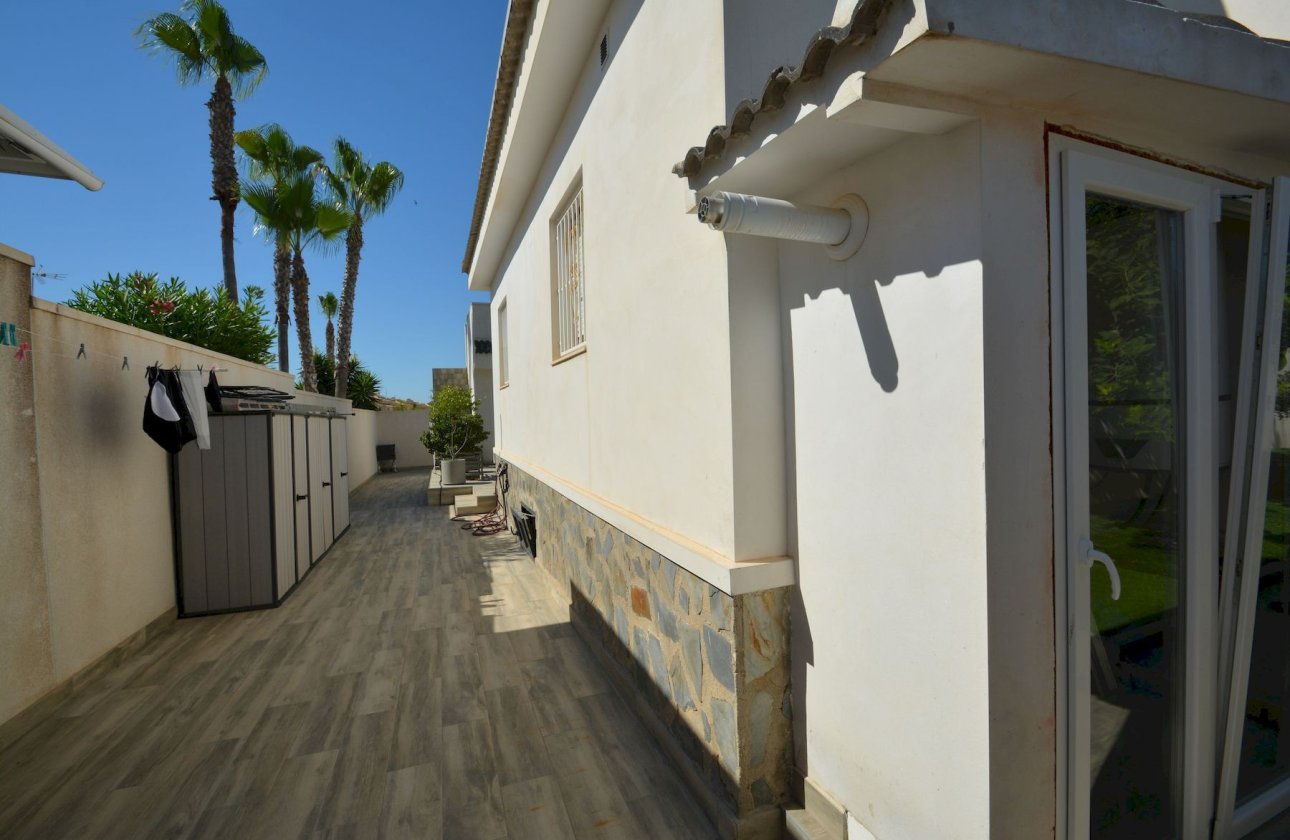 Herverkoop - Villa -
Ciudad Quesada - Costa Blanca