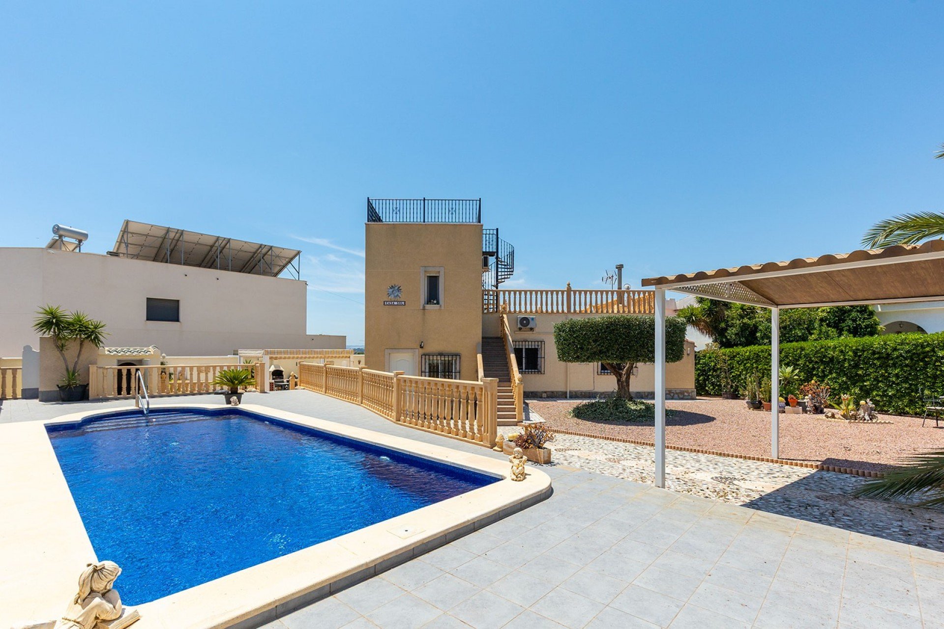 Herverkoop - Villa -
Ciudad Quesada - Costa Blanca