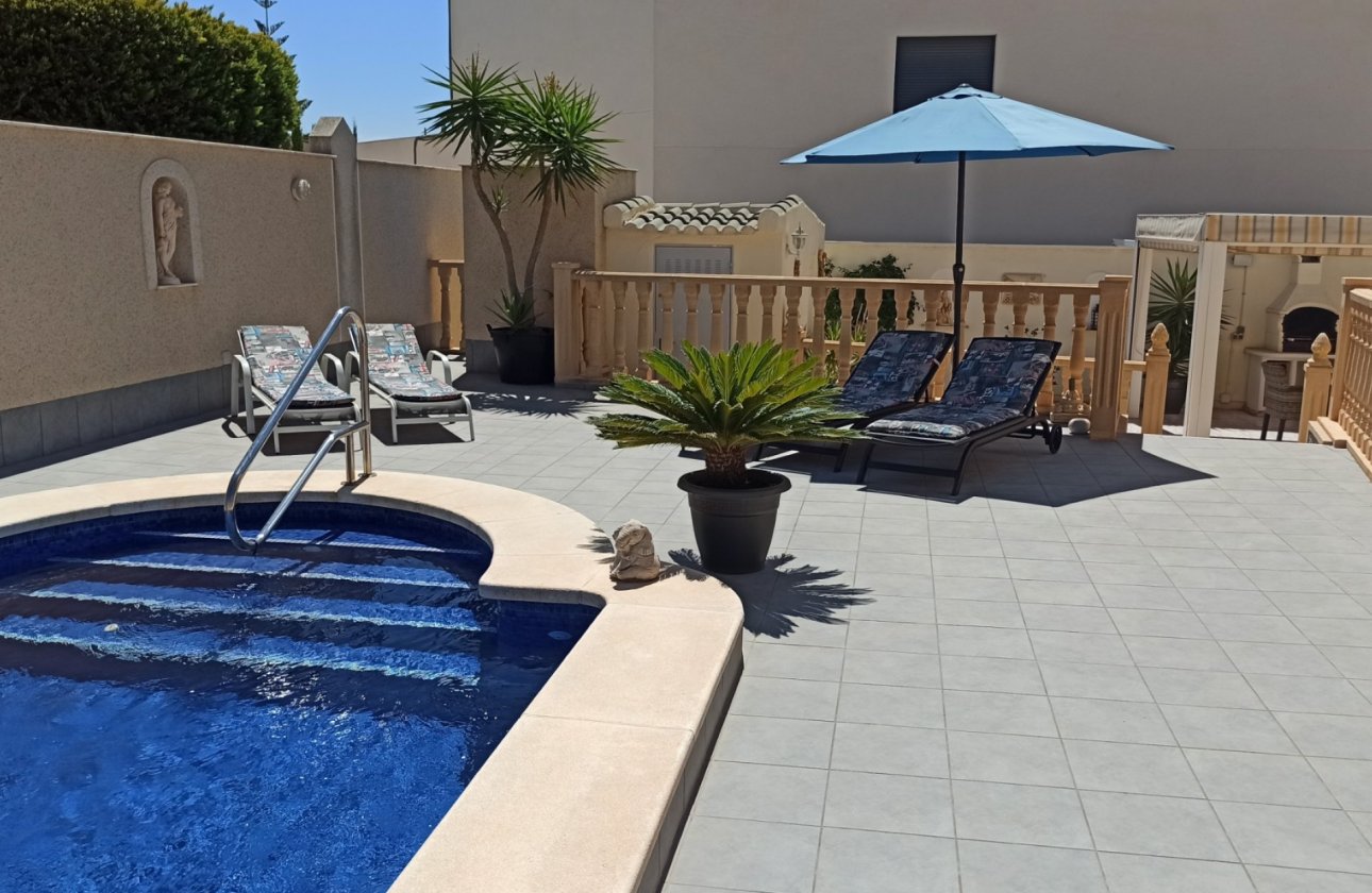 Herverkoop - Villa -
Ciudad Quesada - Costa Blanca