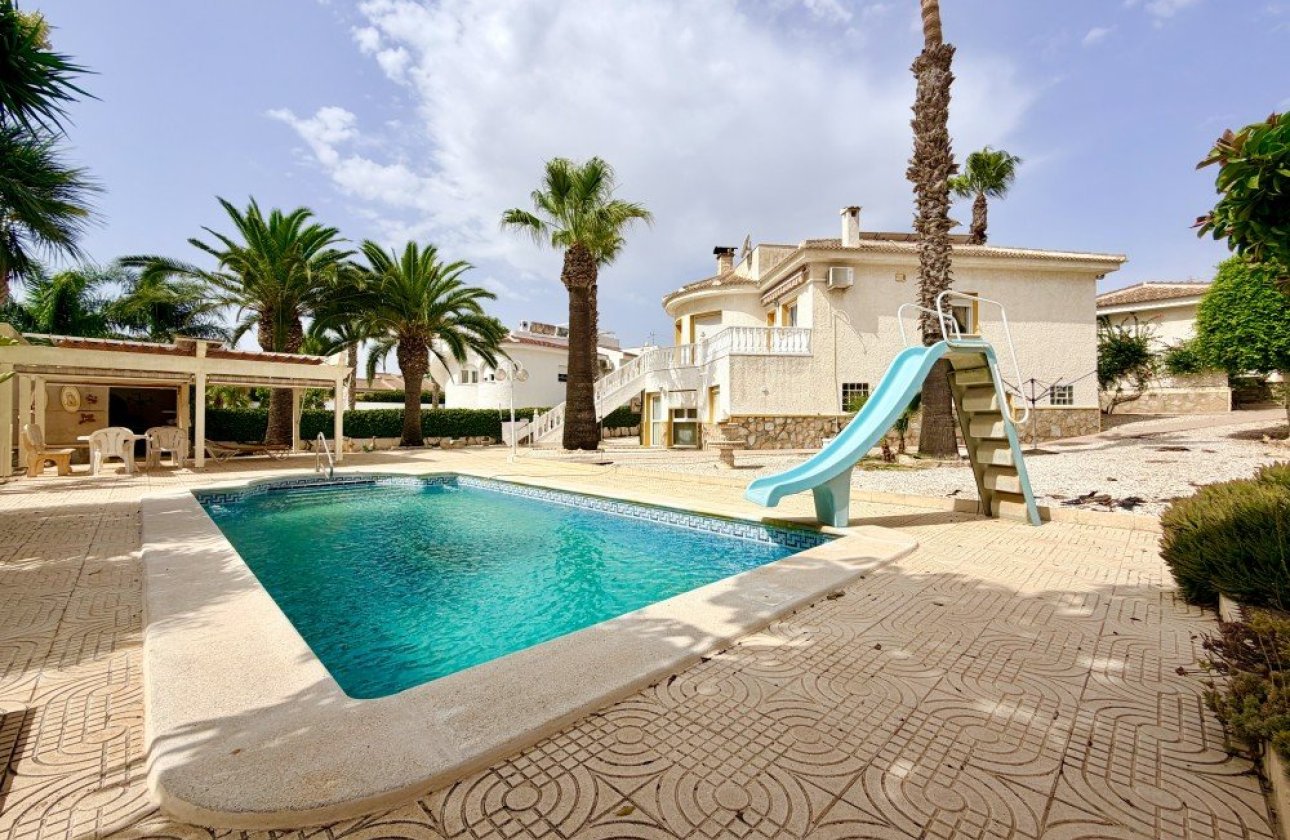 Herverkoop - Villa -
Ciudad Quesada - Costa Blanca