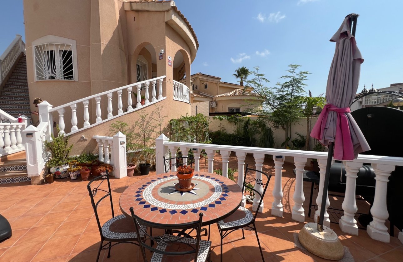 Herverkoop - Villa -
Ciudad Quesada - Costa Blanca
