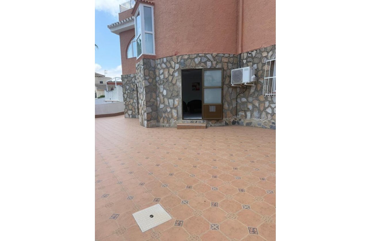 Herverkoop - Villa -
Ciudad Quesada - Costa Blanca
