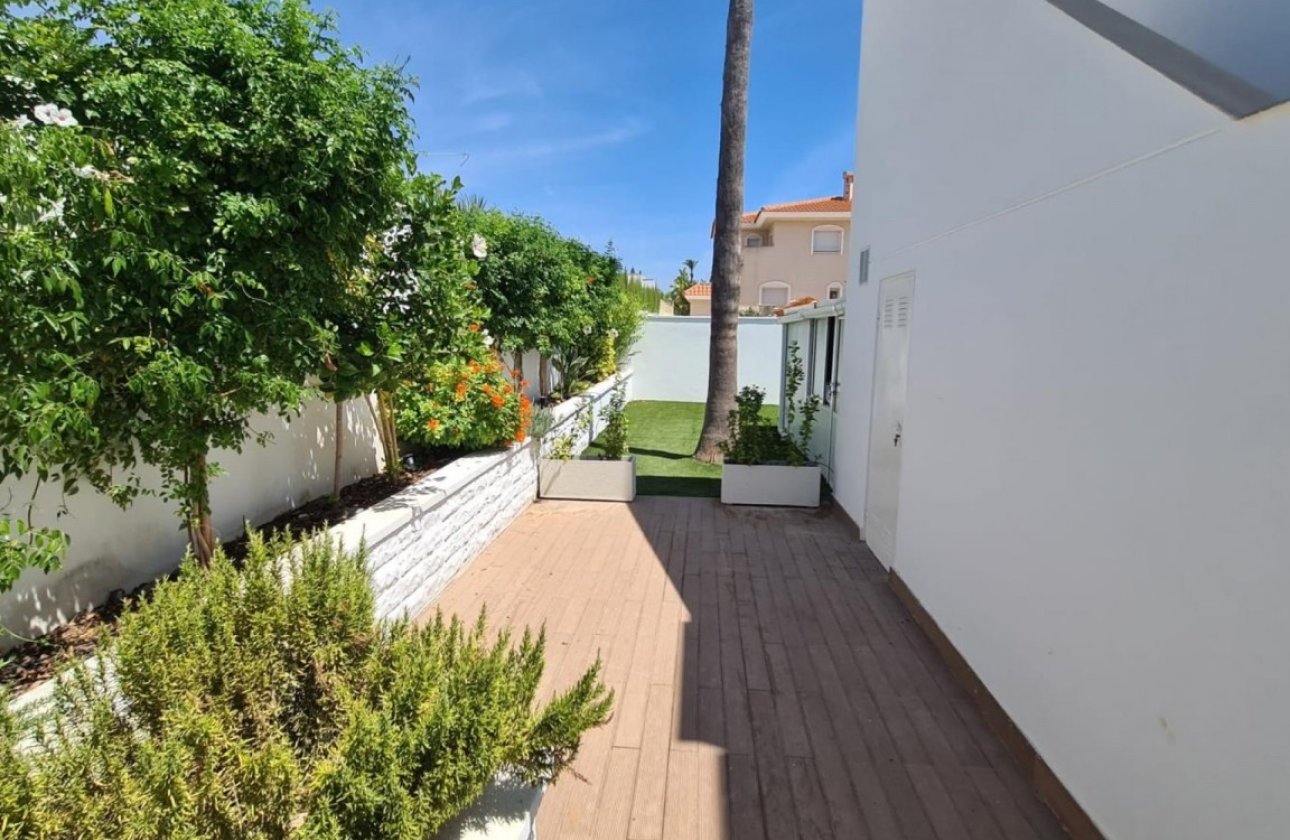 Herverkoop - Villa -
Ciudad Quesada - Costa Blanca