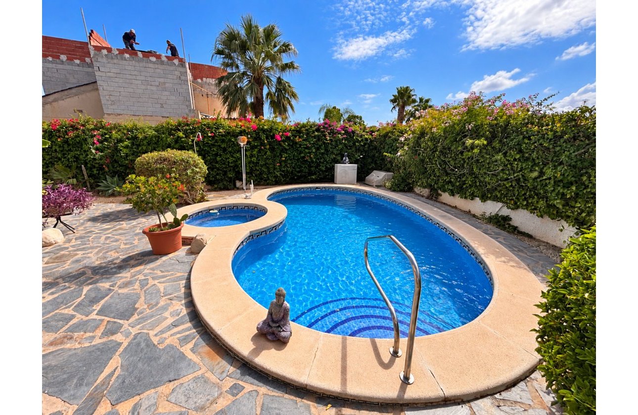 Herverkoop - Villa -
Ciudad Quesada - Costa Blanca