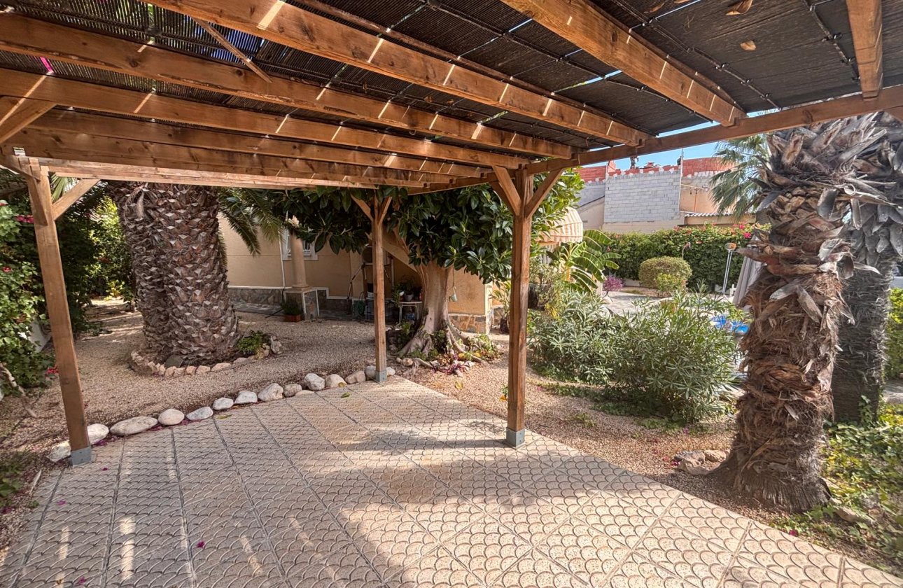 Herverkoop - Villa -
Ciudad Quesada - Costa Blanca
