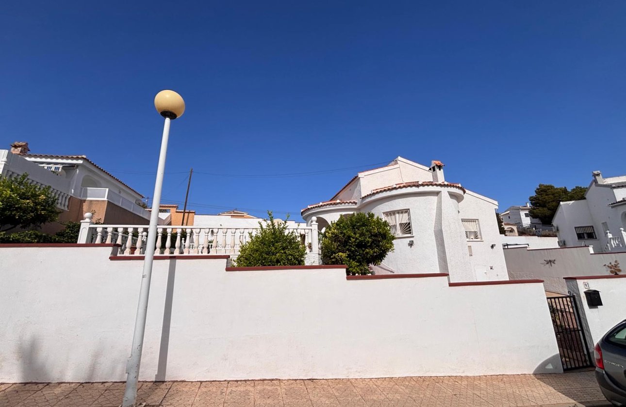 Herverkoop - Villa -
Ciudad Quesada - Costa Blanca