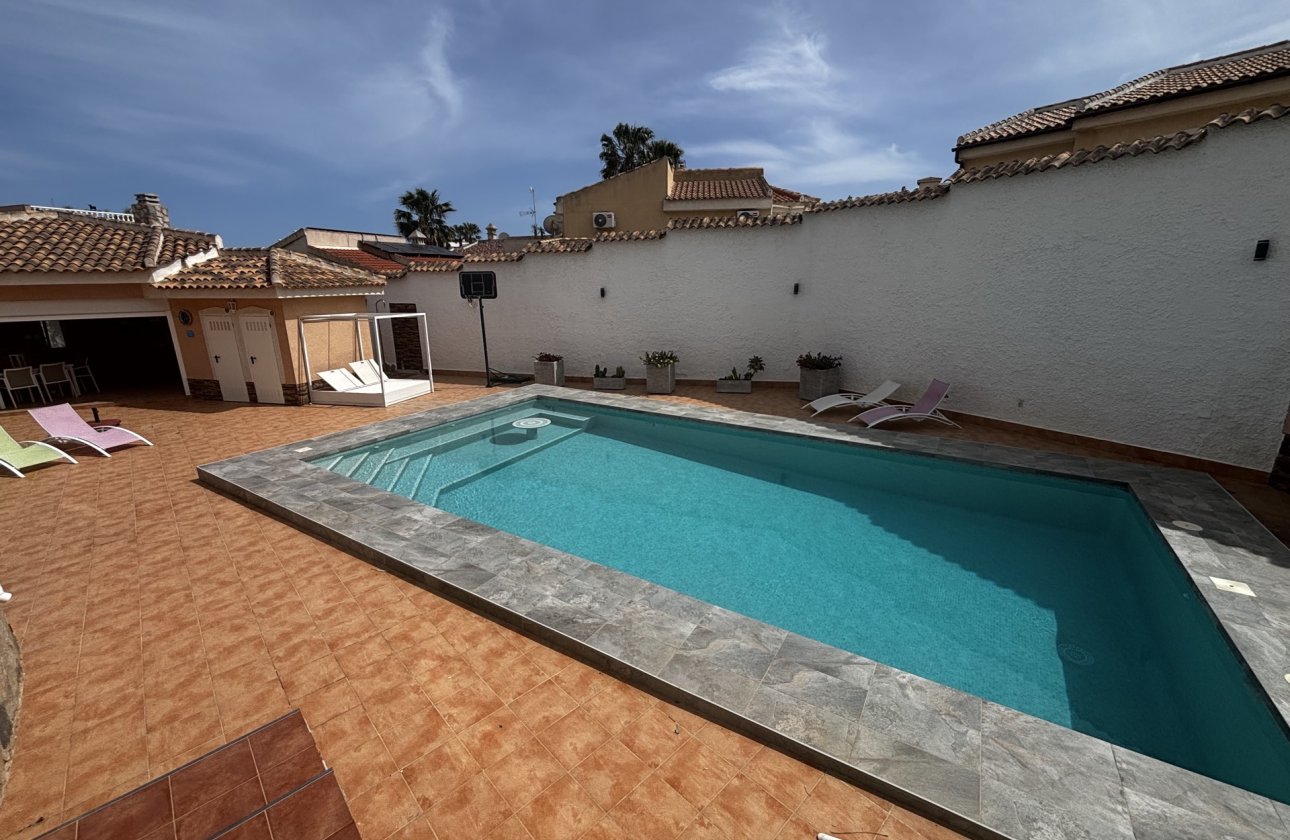 Herverkoop - Villa -
Ciudad Quesada - Costa Blanca