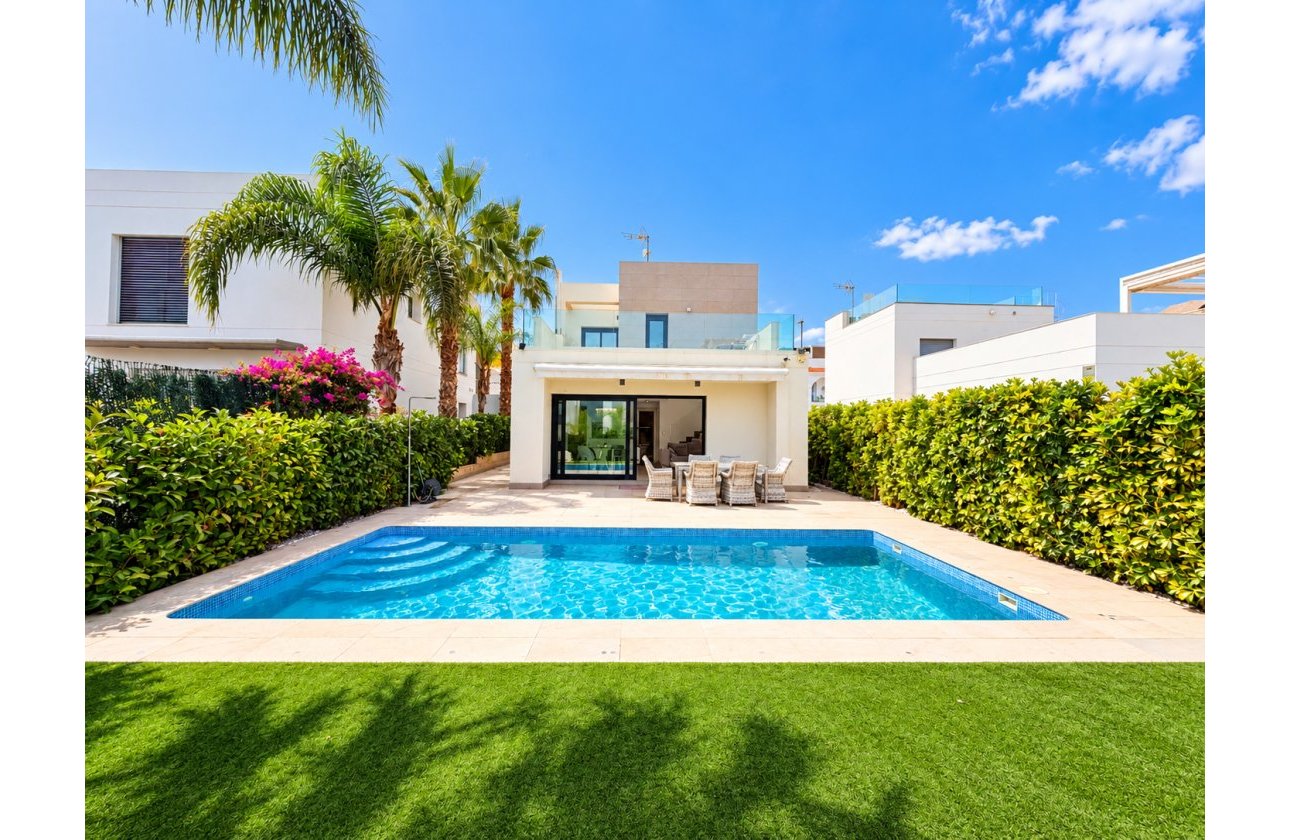 Herverkoop - Villa -
Ciudad Quesada - Costa Blanca