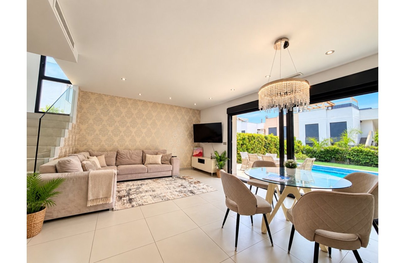 Herverkoop - Villa -
Ciudad Quesada - Costa Blanca