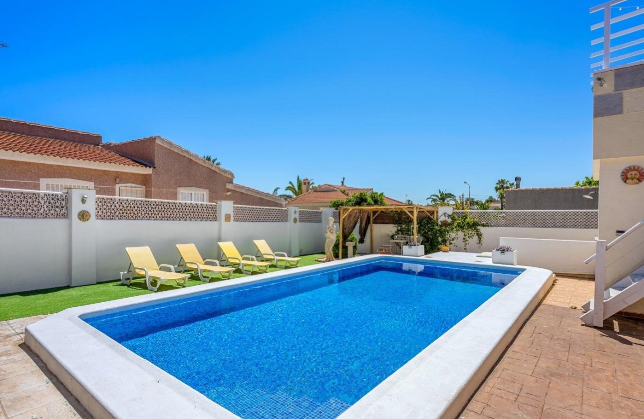 Herverkoop - Villa -
Ciudad Quesada - Costa Blanca