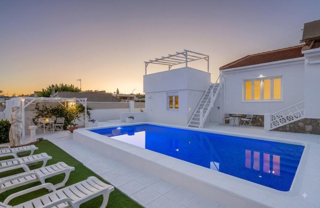 Herverkoop - Villa -
Ciudad Quesada - Costa Blanca