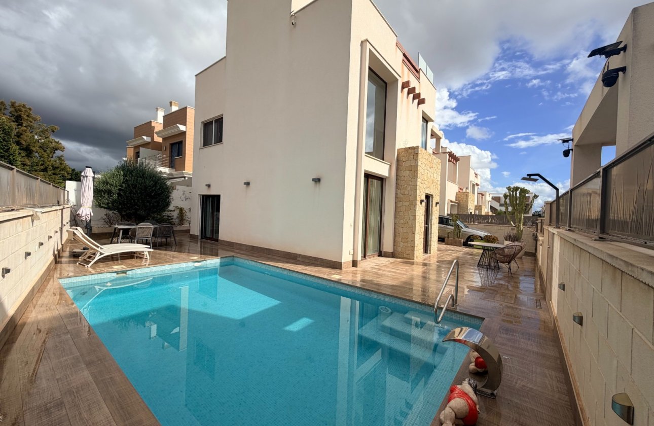 Herverkoop - Villa -
Ciudad Quesada - Costa Blanca