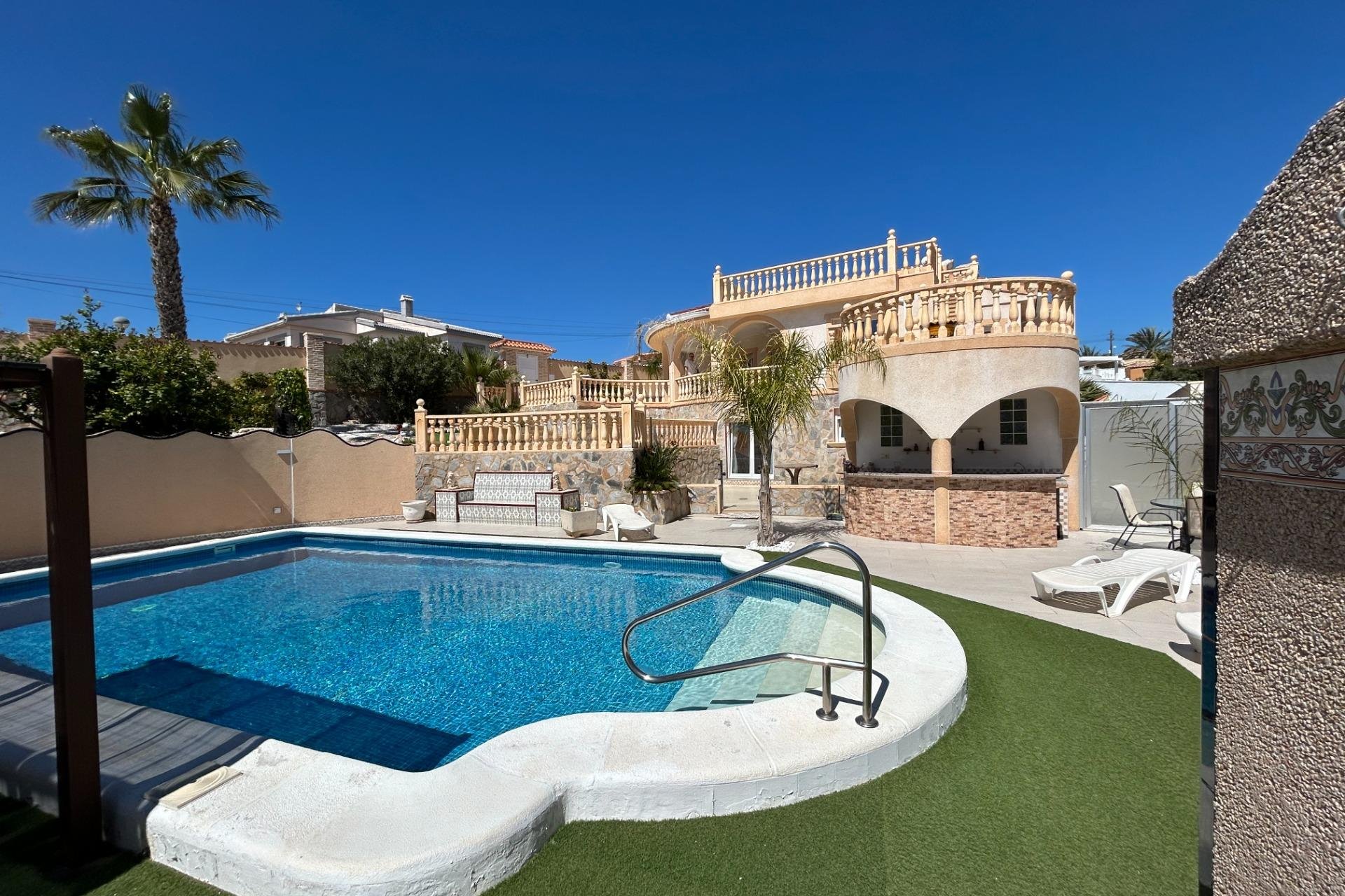 Herverkoop - Villa -
Ciudad Quesada