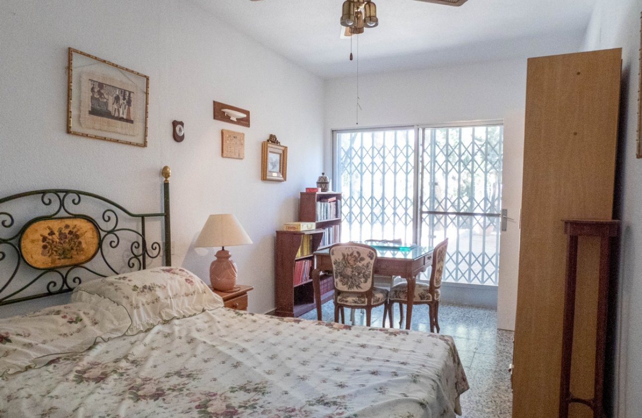 Herverkoop - Villa -
Dehesa de Campoamor - Costa Blanca