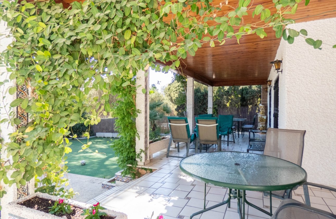 Herverkoop - Villa -
Dehesa de Campoamor - Costa Blanca