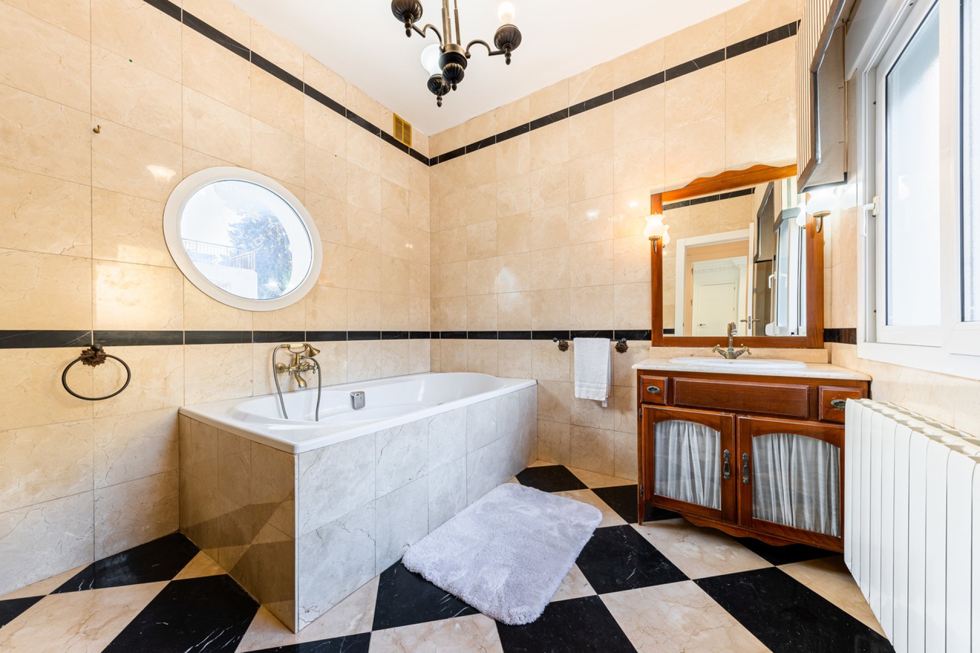 Herverkoop - Villa -
Dehesa de Campoamor - Costa Blanca