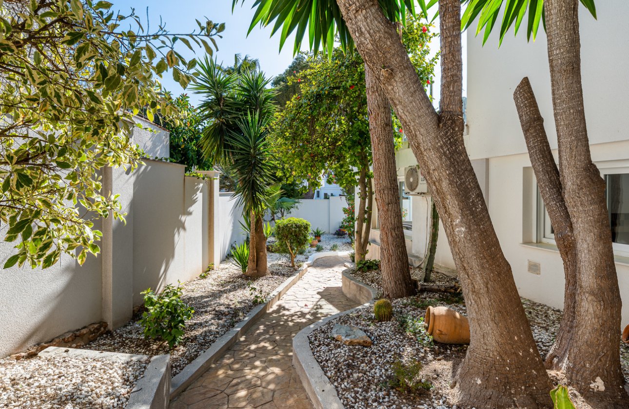 Herverkoop - Villa -
Dehesa de Campoamor - Costa Blanca